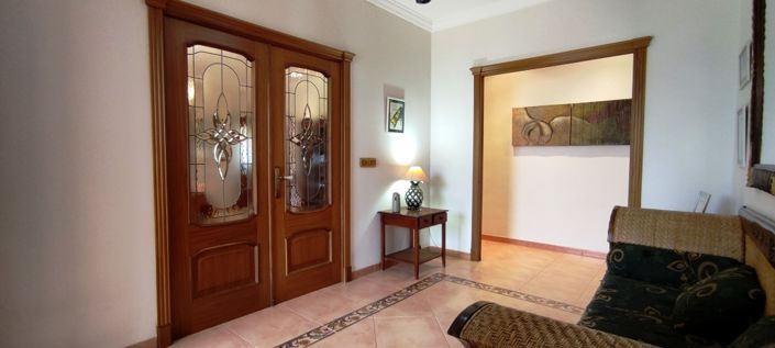 Image No.8-7 Bed Villa for sale