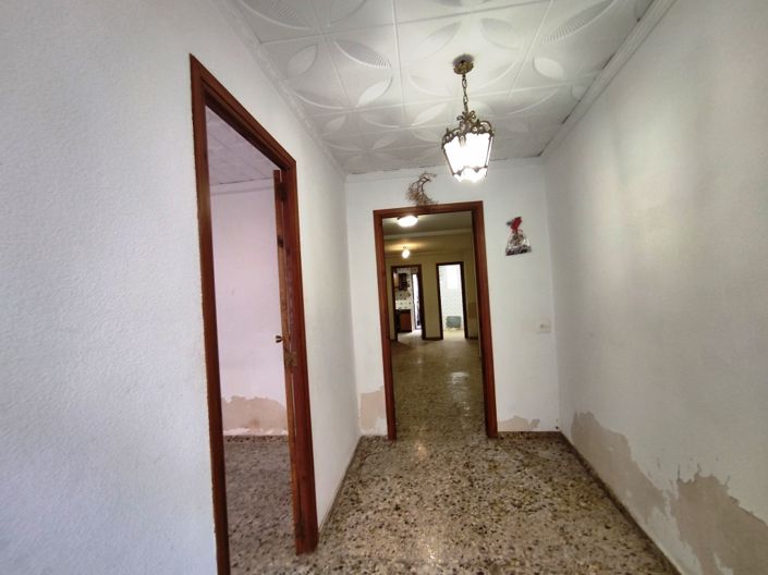 Image No.2-4 Bed Townhouse for sale