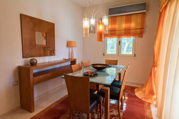 Image No.10-6 Bed Villa / Detached for sale