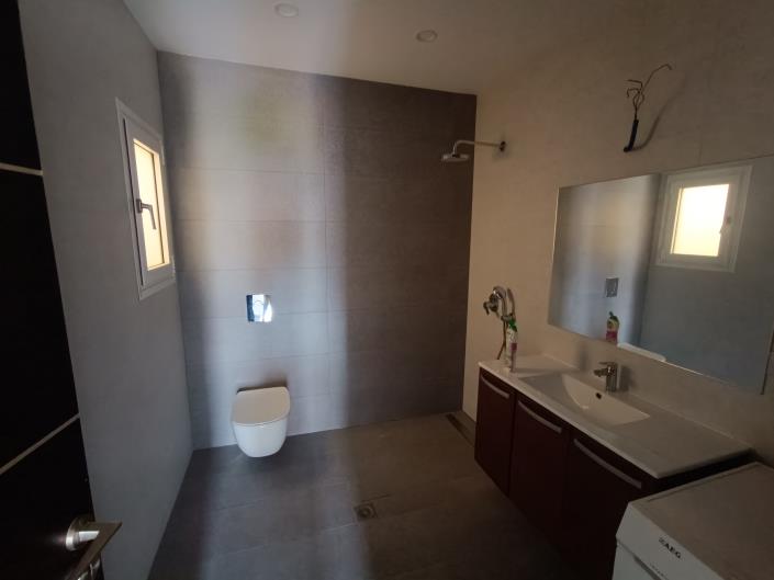 Image No.18-3 Bed Apartment for sale