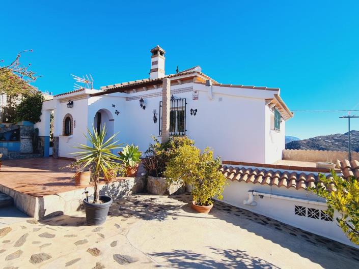 Image No.2-4 Bed Villa for sale