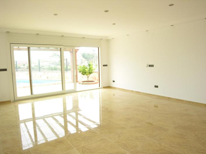 Image No.15-3 Bed Villa for sale