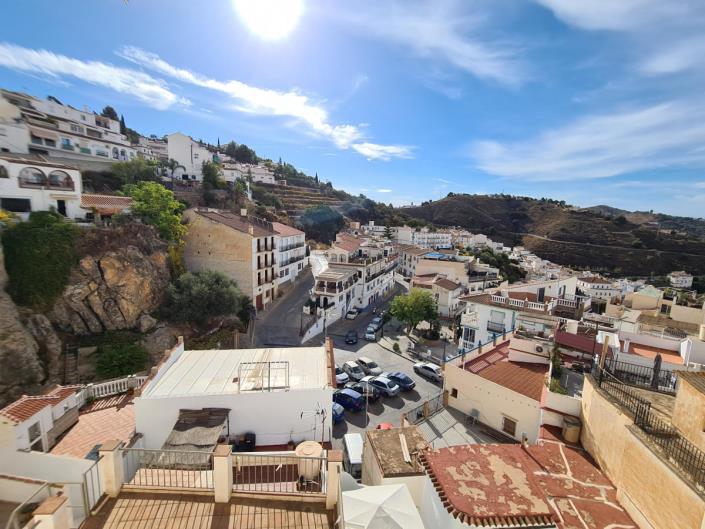 Image No.25-4 Bed Townhouse for sale