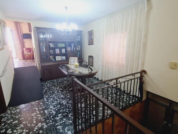 Image No.4-6 Bed Townhouse for sale