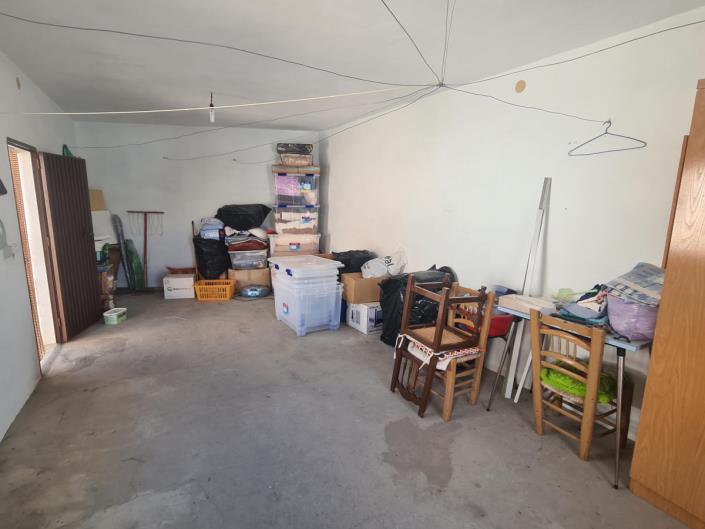 Image No.18-6 Bed Townhouse for sale