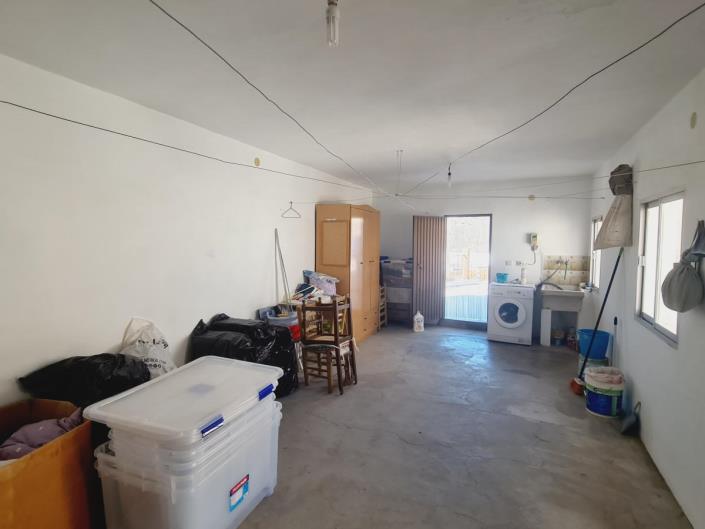 Image No.19-6 Bed Townhouse for sale