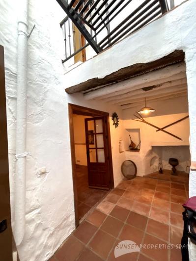 Image No.3-4 Bed Townhouse for sale