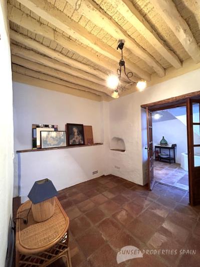 Image No.4-4 Bed Townhouse for sale