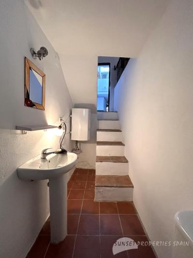 Image No.11-4 Bed Townhouse for sale