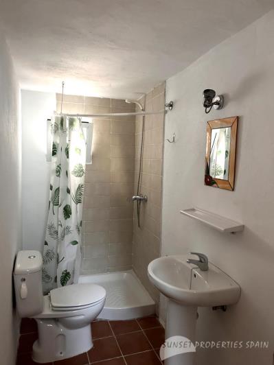 Image No.15-4 Bed Townhouse for sale