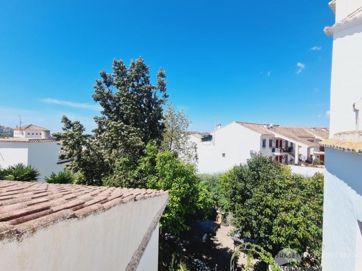 Image No.18-4 Bed Townhouse for sale