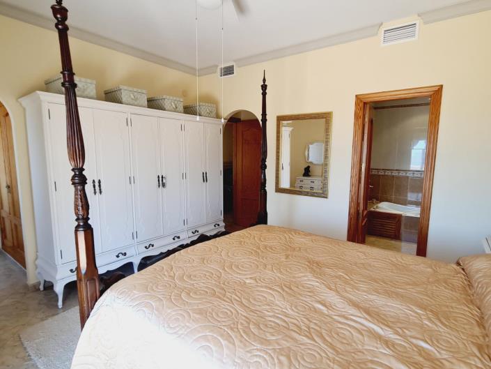 Image No.24-4 Bed Villa for sale