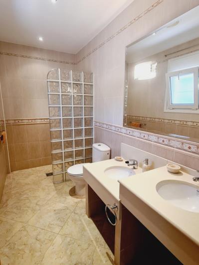 Image No.29-4 Bed Villa for sale