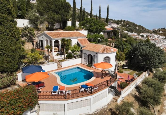 Image No.3-6 Bed Villa for sale