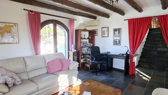 Image No.10-6 Bed Villa for sale