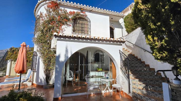 Image No.17-6 Bed Villa for sale