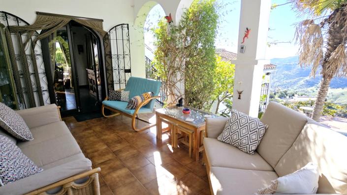 Image No.8-6 Bed Hotel for sale