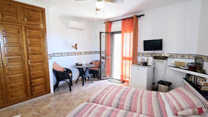 Image No.23-6 Bed Hotel for sale