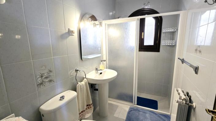 Image No.28-6 Bed Hotel for sale