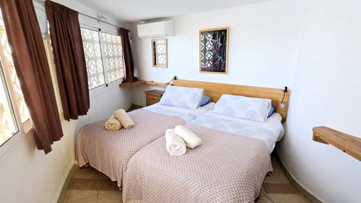 Image No.31-6 Bed Hotel for sale