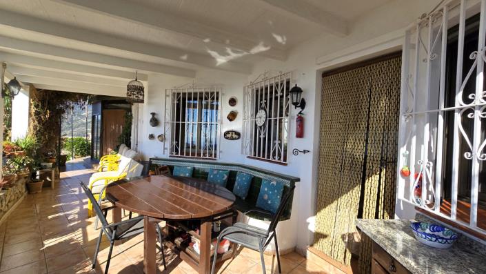 Image No.35-6 Bed Hotel for sale