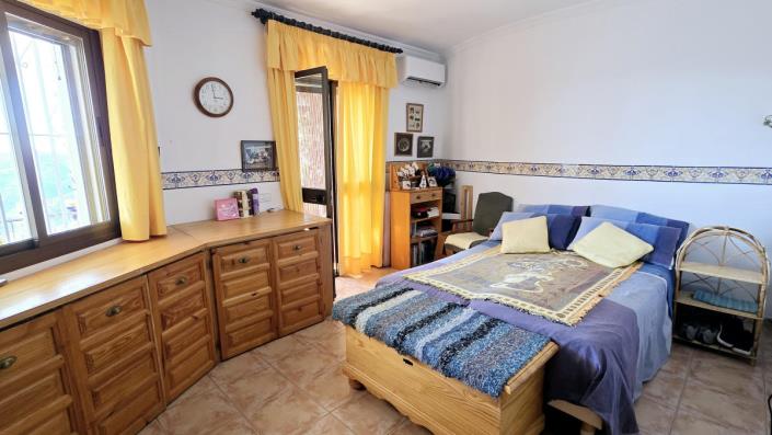 Image No.40-6 Bed Hotel for sale