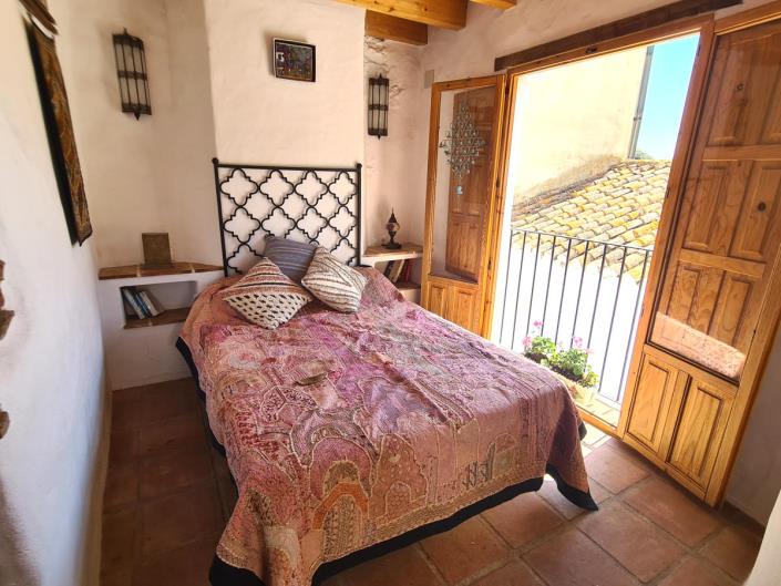 Image No.18-4 Bed Townhouse for sale