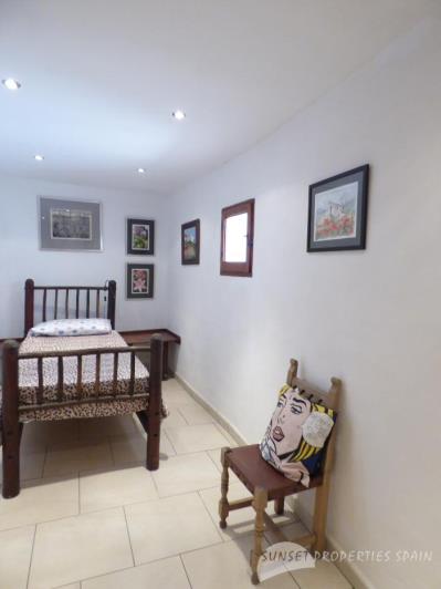 Image No.24-3 Bed Townhouse for sale