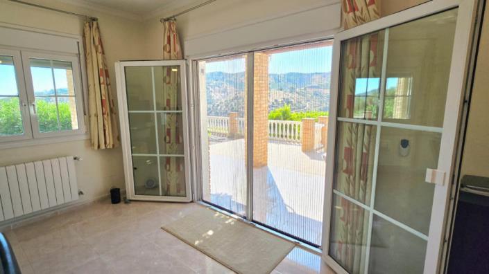 Image No.25-5 Bed Villa for sale