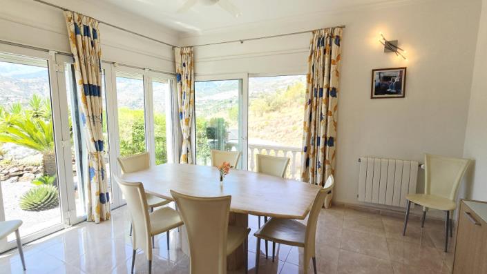 Image No.28-5 Bed Villa for sale