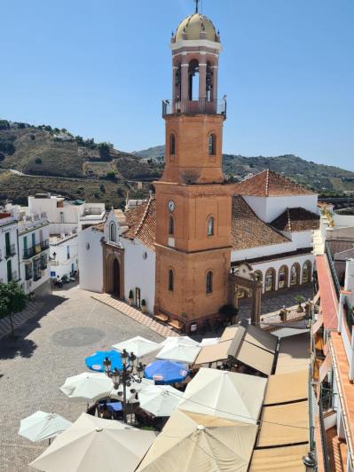 Image No.7-5 Bed Commercial for sale