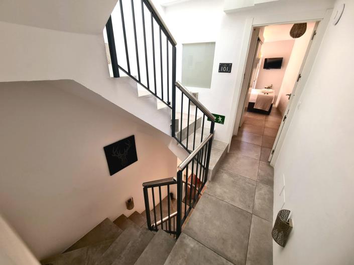 Image No.15-5 Bed Commercial for sale