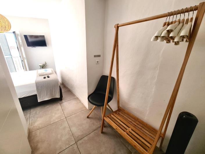 Image No.17-5 Bed Commercial for sale