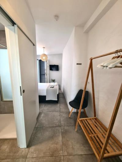 Image No.33-5 Bed Commercial for sale