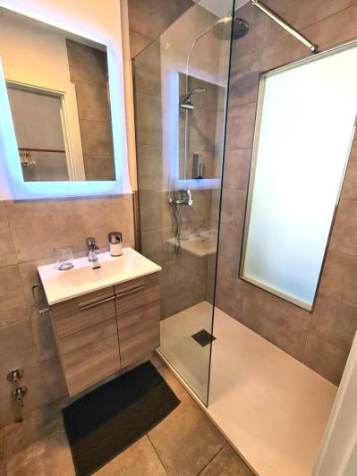 Image No.36-5 Bed Commercial for sale