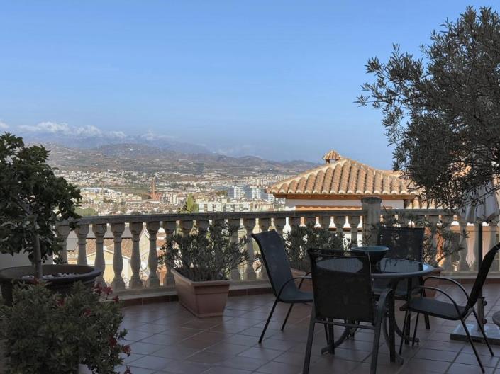 Image No.2-3 Bed Townhouse for sale