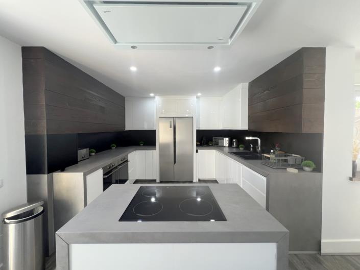 Image No.6-4 Bed Villa / Detached for sale