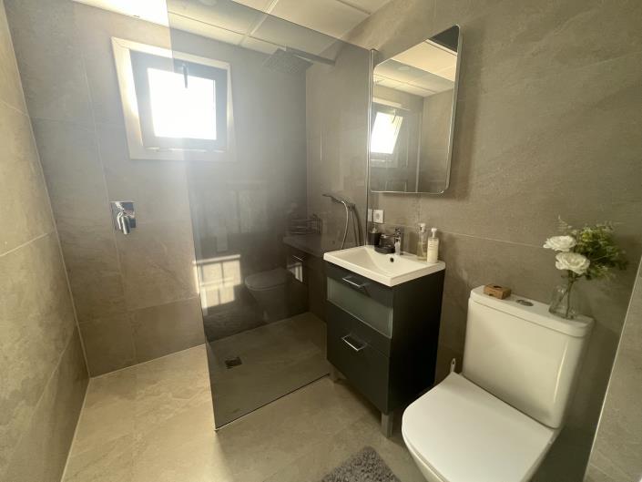 Image No.15-4 Bed Villa / Detached for sale