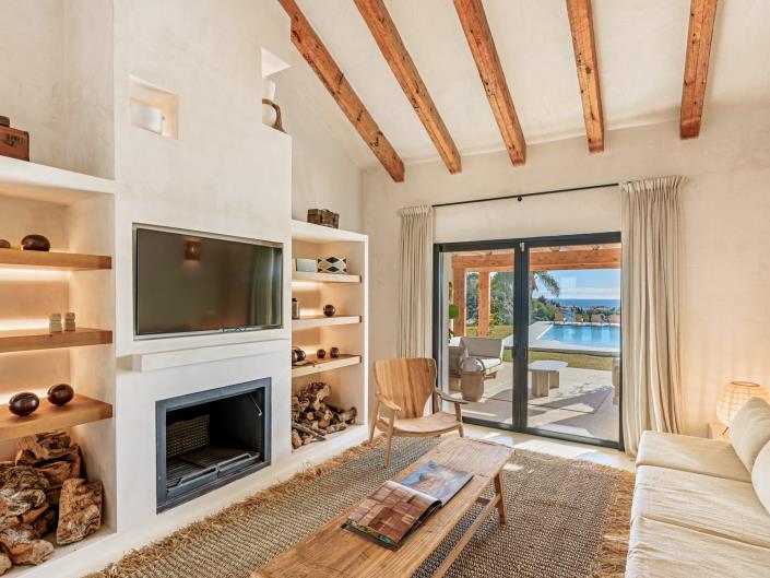 Image No.12-6 Bed Villa / Detached for sale