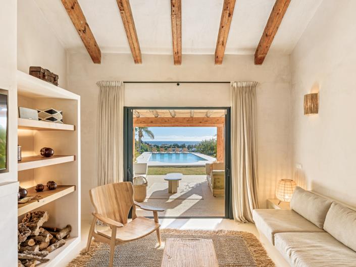 Image No.13-6 Bed Villa / Detached for sale