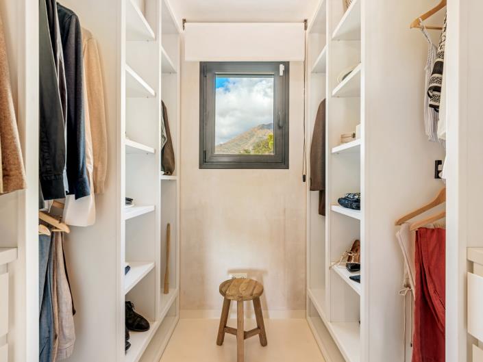 Image No.17-6 Bed Villa / Detached for sale