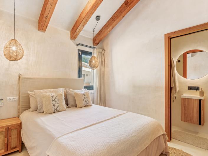 Image No.24-6 Bed Villa / Detached for sale