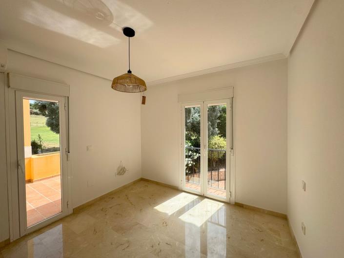 Image No.9-3 Bed Townhouse for sale