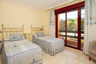 10-75bef5f12e72a6d65f05a48dacffbe42