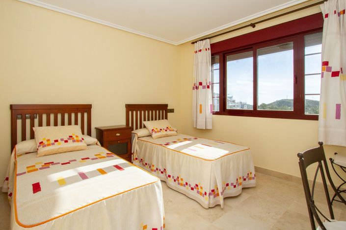 Image No.15-3 Bed Apartment for sale