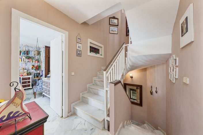 Image No.10-3 Bed House for sale