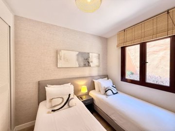 11-4d8aa6e612c0d8ce985b634e45aeea7a