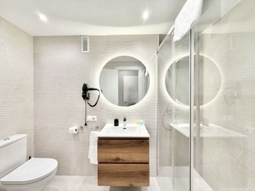 15-e65d437abef3cdae9b514eeeb695a8b9