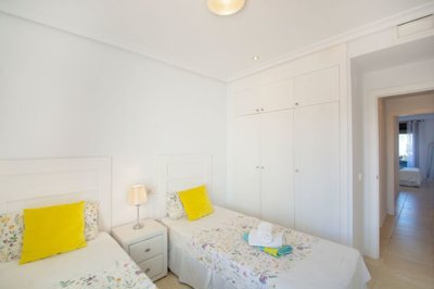 12-9d2414e6554ff283a7dbb3894364f2bd