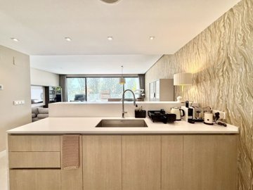 15-e65d437abef3cdae9b514eeeb695a8b9